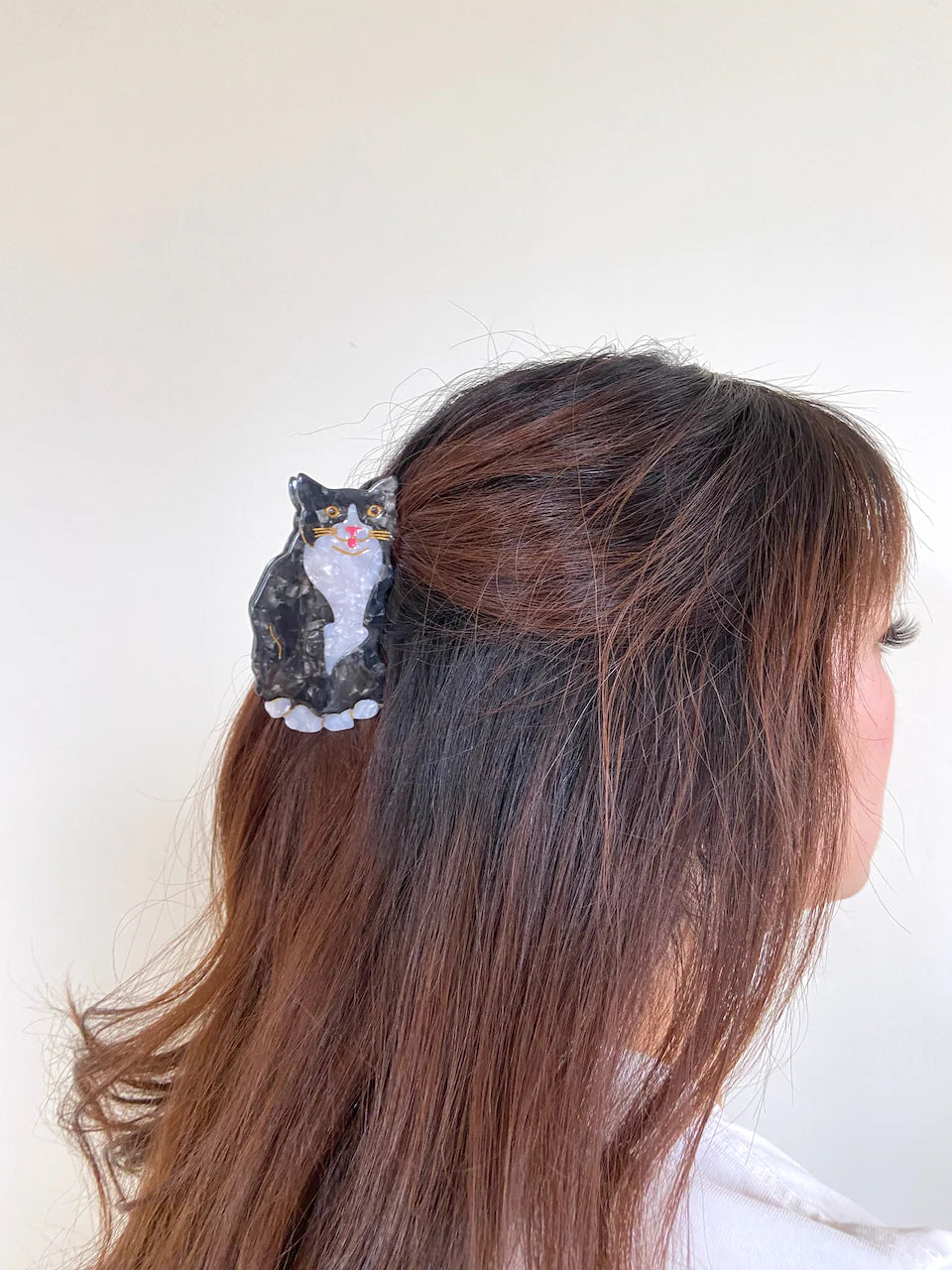 Tuxedo Cat Hair Claw