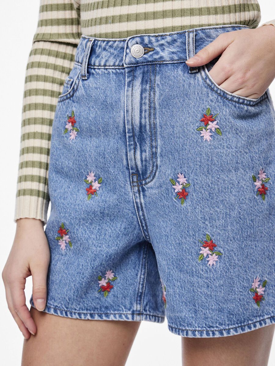 Flower Embroidered Shorts