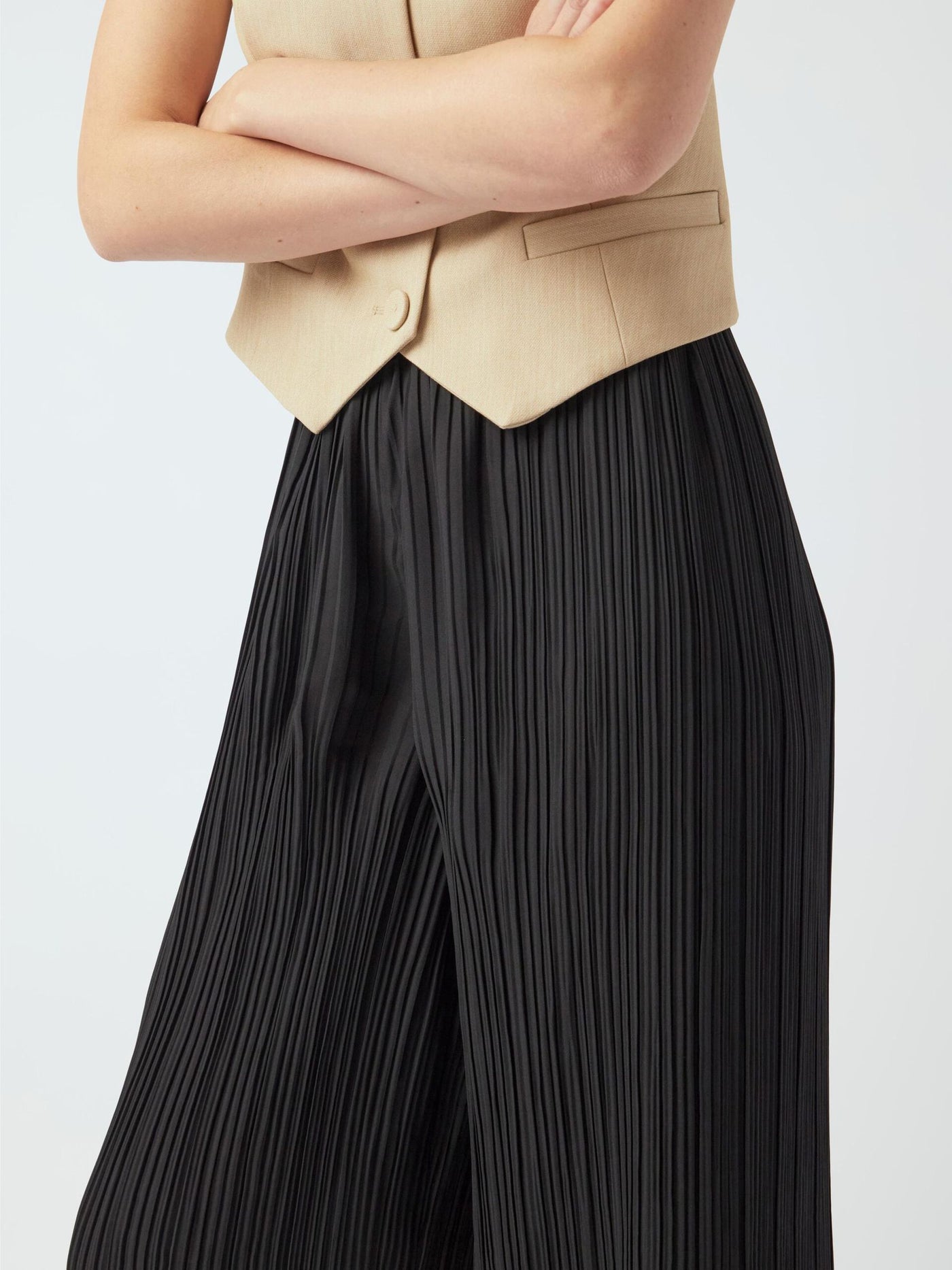 YasPhilina HW Trousers Black