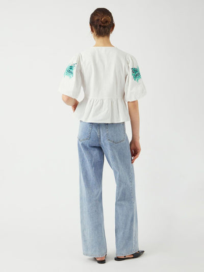 YasPine Tie Top White/Pine Embroidery