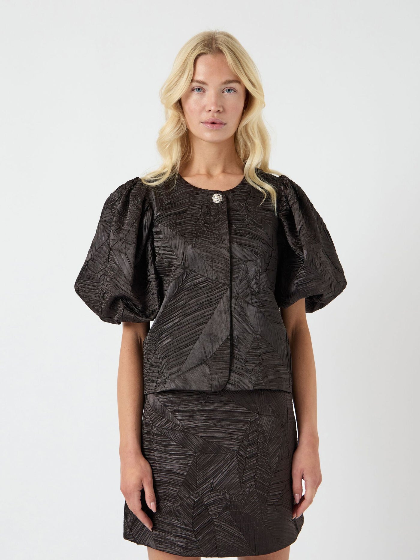 YasVibe Top Black