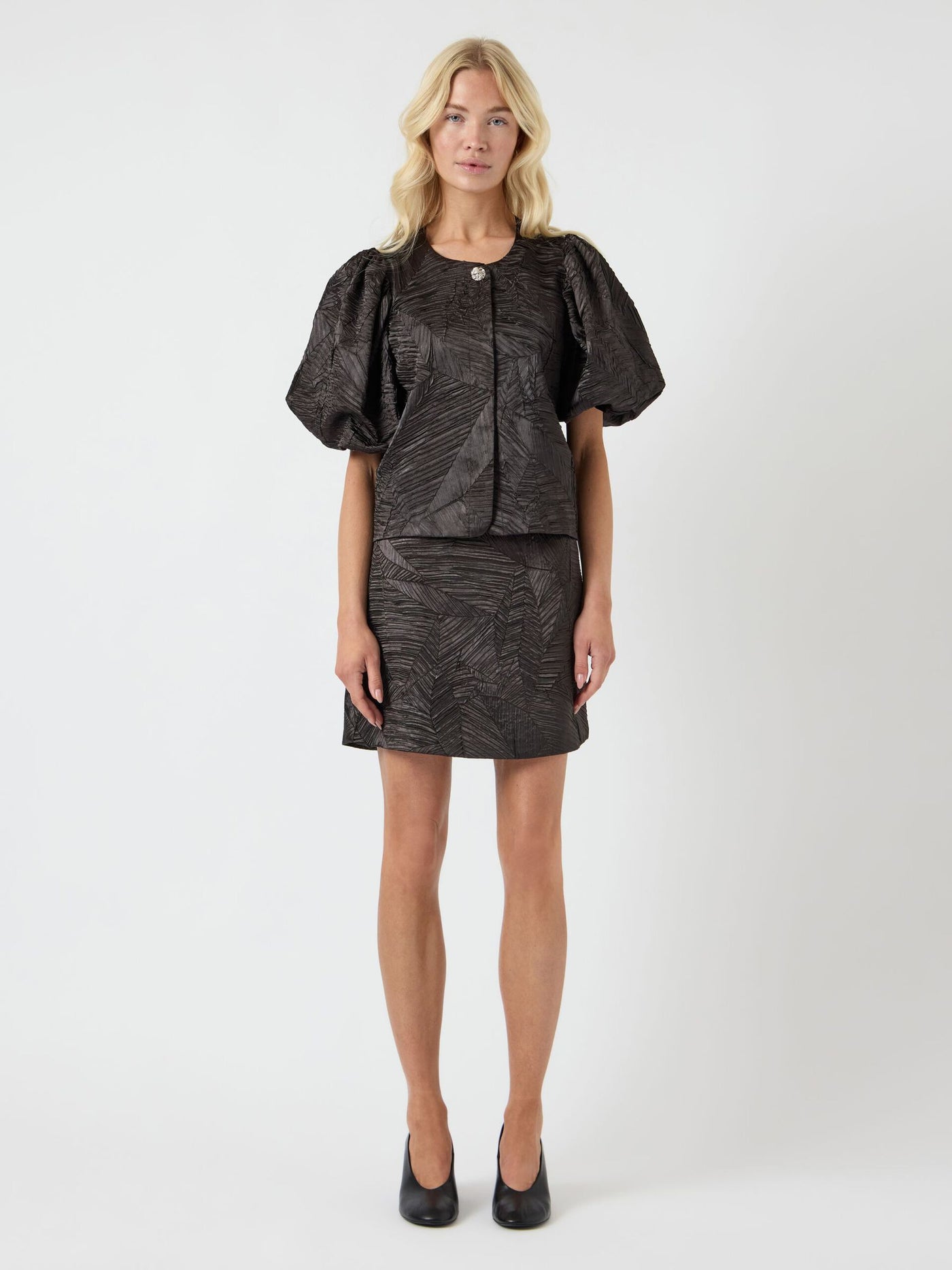 YasVibe Top Black