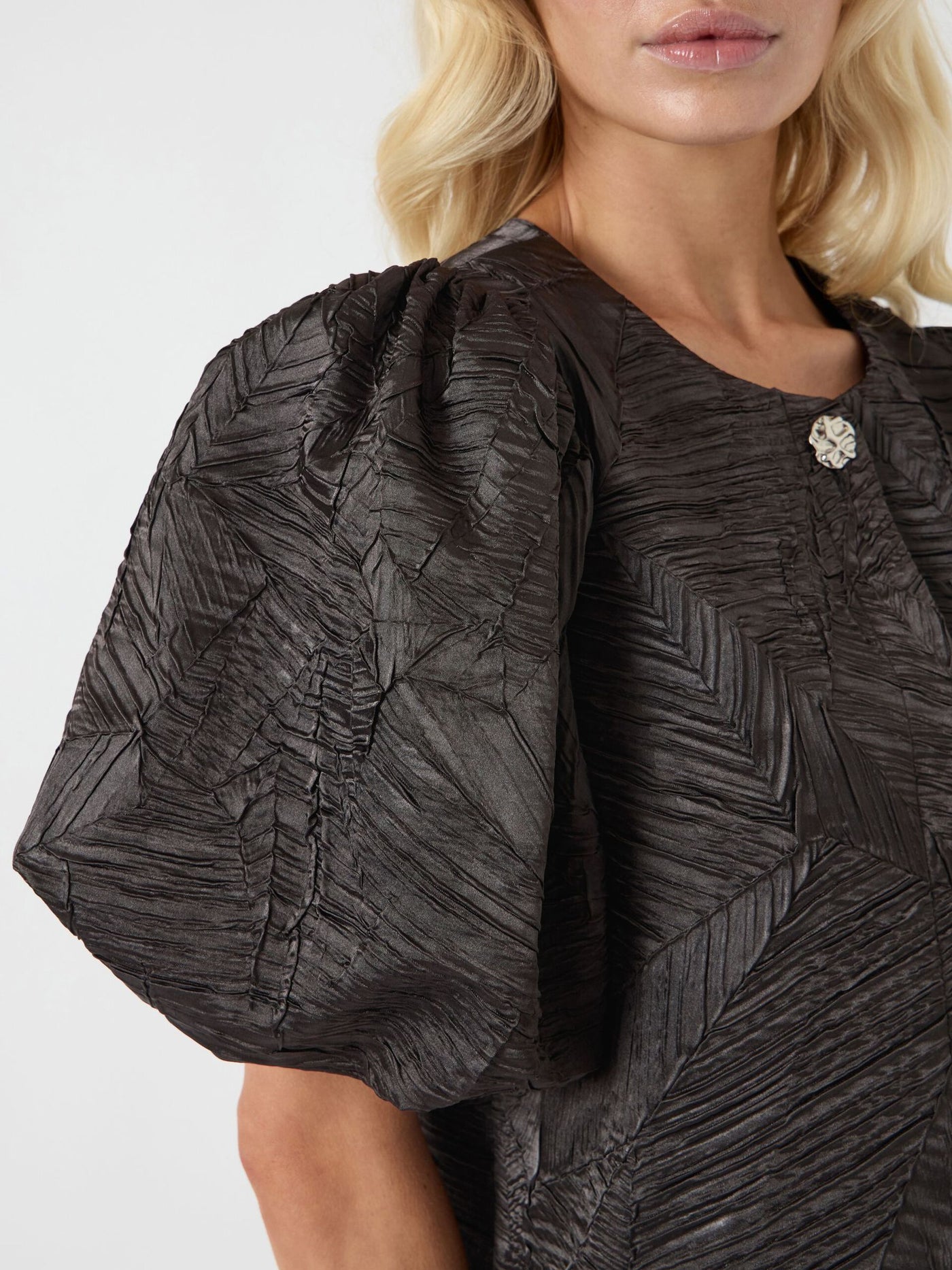 YasVibe Top Black