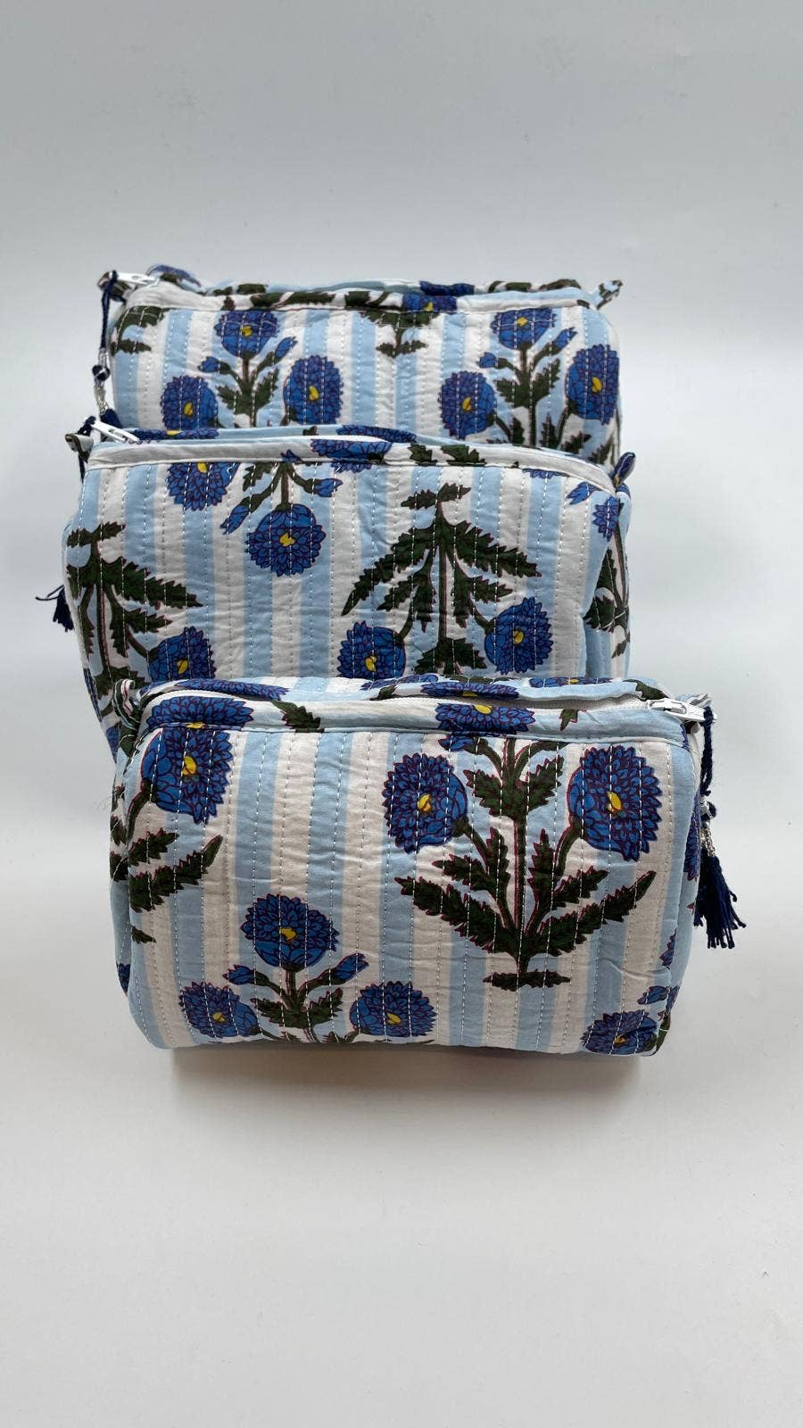 100% cotton  quilted washbag set of 3 small medium n large