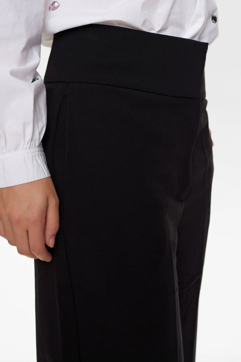 NuBussy Trousers Black