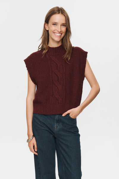 NuCaly Vest Wine