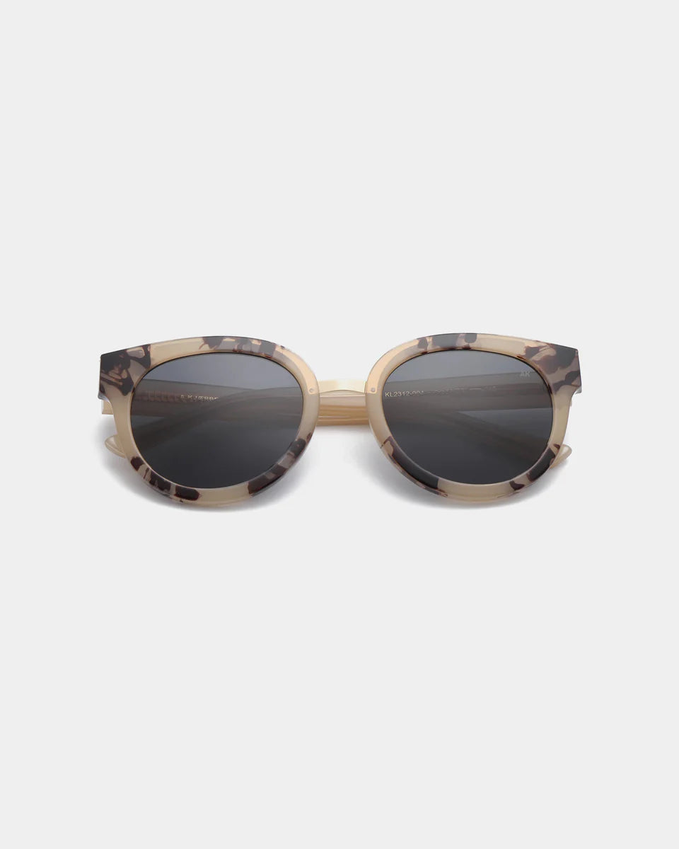 Jolie Hornet Sunglasses