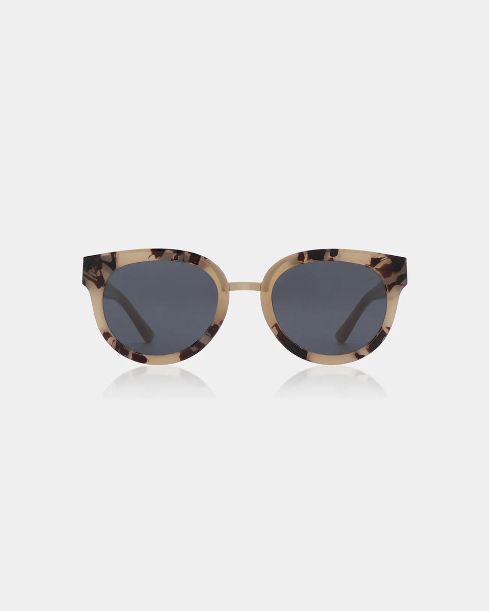 Jolie Hornet Sunglasses