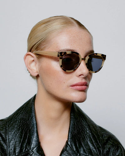 Jolie Hornet Sunglasses