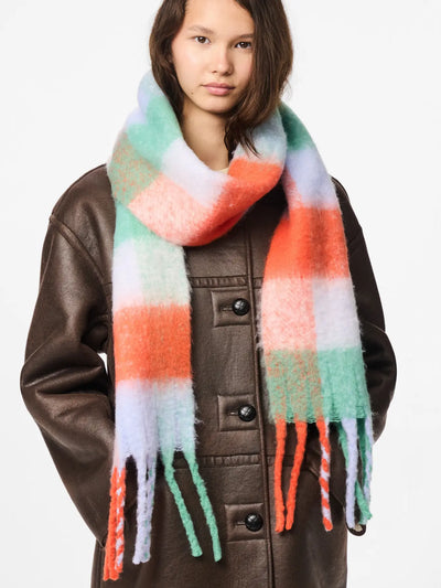 PcBea Narrow Long Scarf Baby Lavender Square