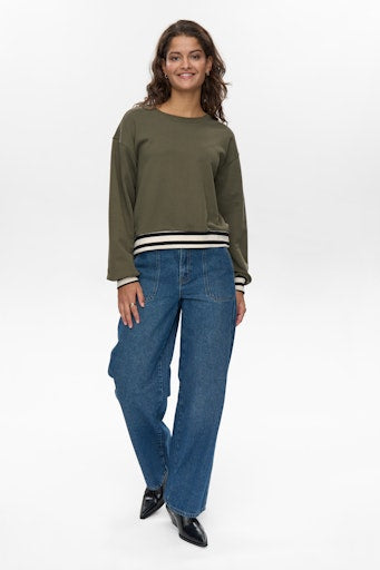 NuTada Sweatshirt Grape Leaf