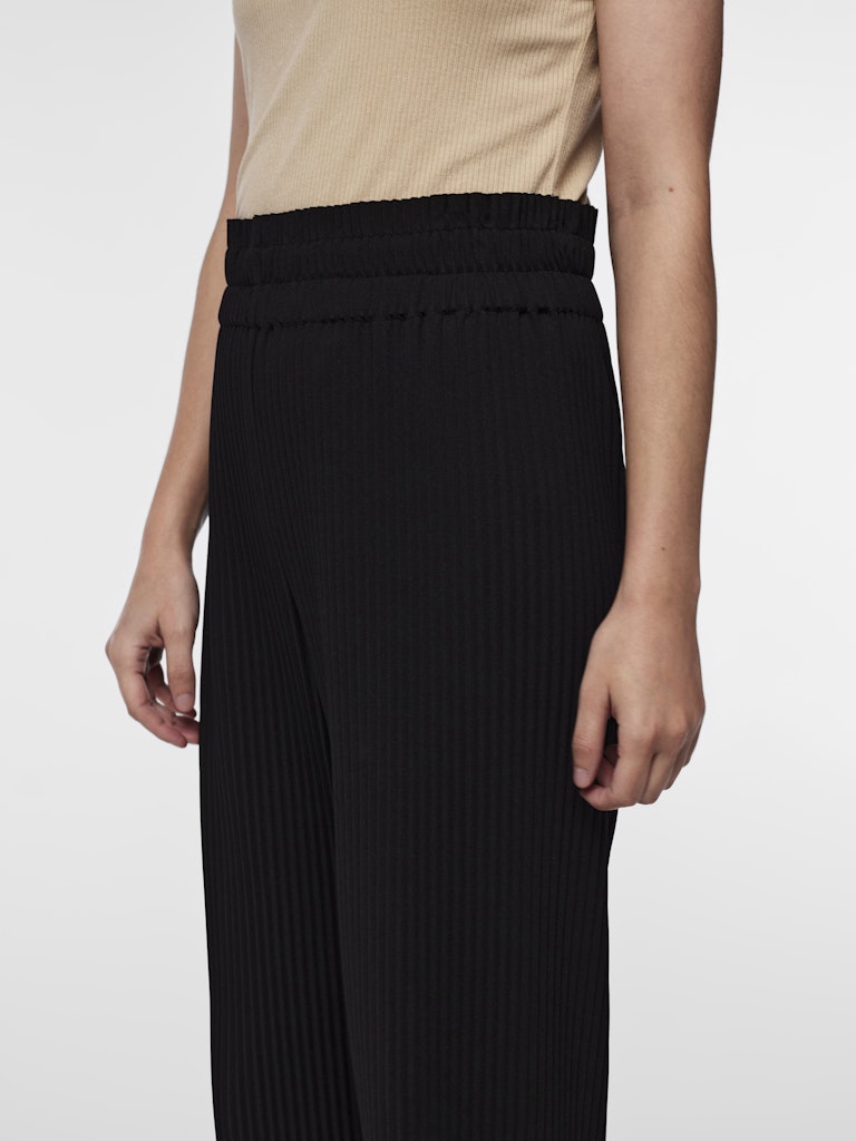 YasAlisa Pleated Trouser