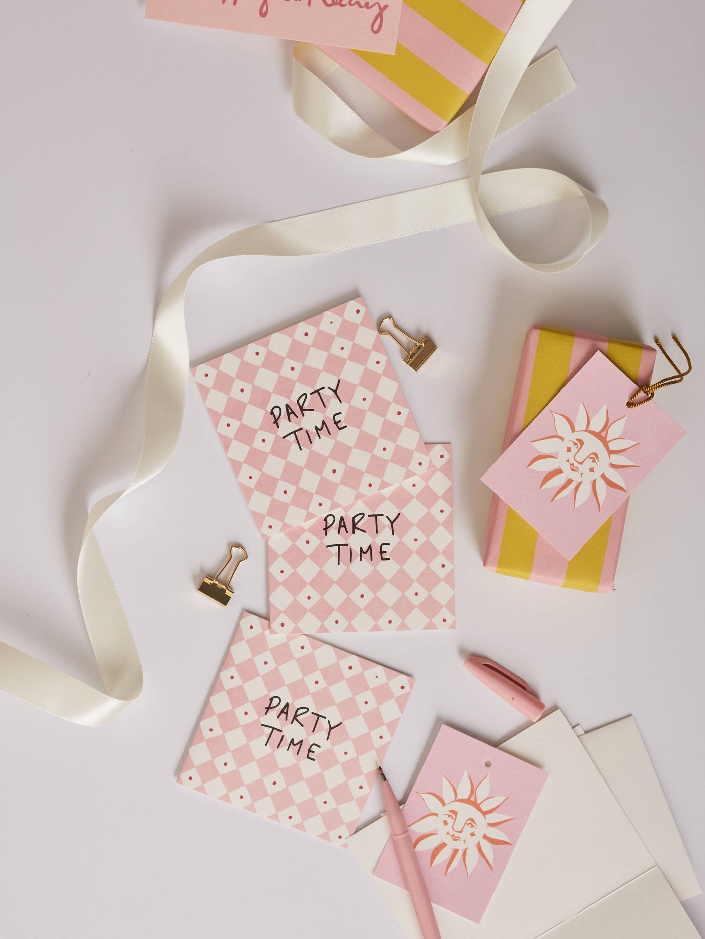 Mini Diamond Party Time Card Pink: Pink / Matte