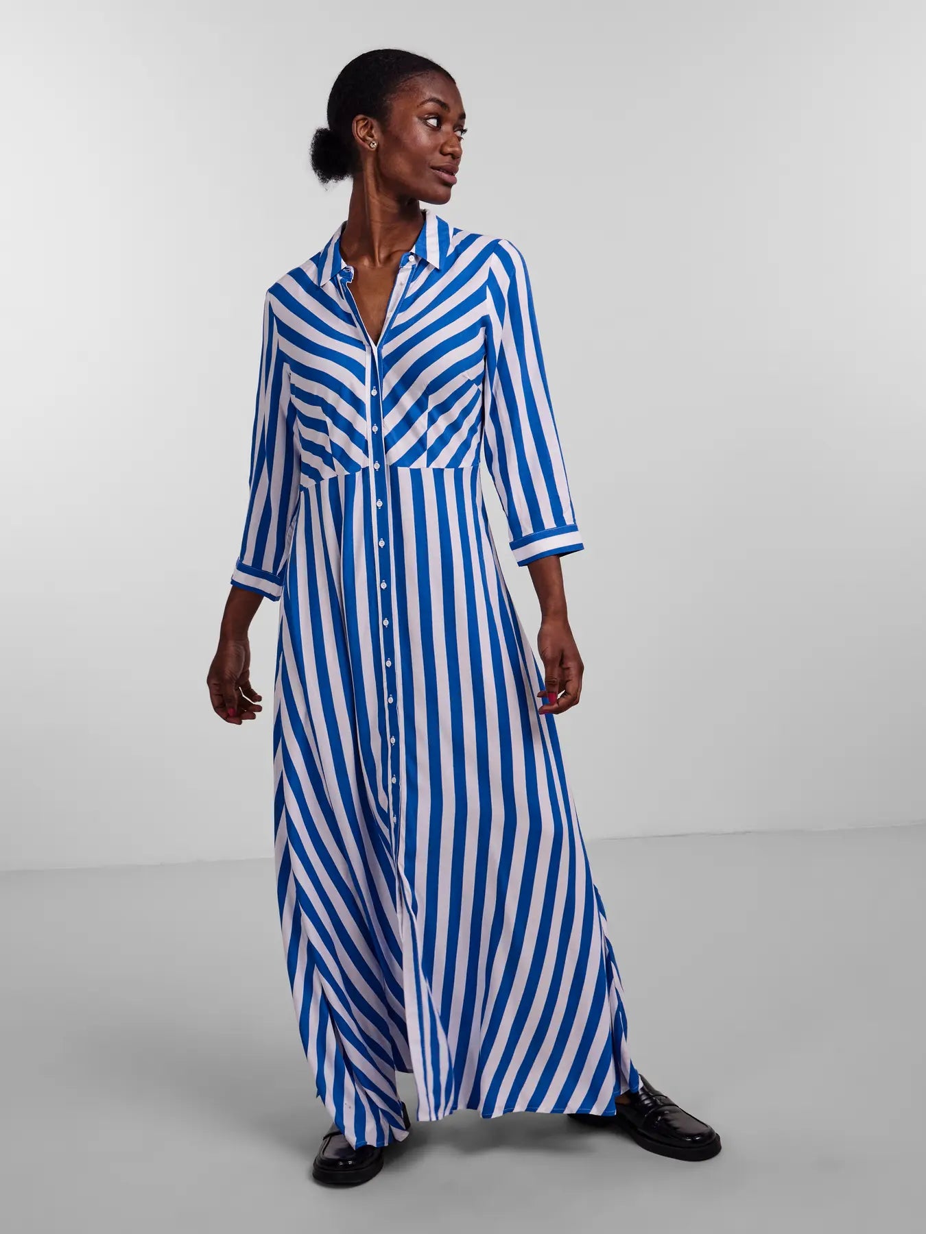 YasSavanna Shirt Dress Dazzling Blue Stripes