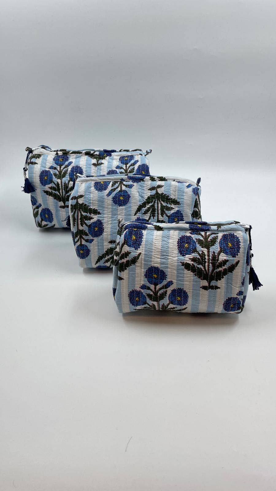 100% cotton  quilted washbag set of 3 small medium n large